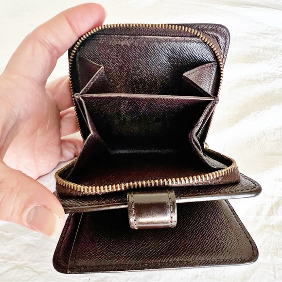 LOUIS VUITTON ~ Vintage Damier Ebene Compact Wallet ~ August 2000 - Picture 12 of 17